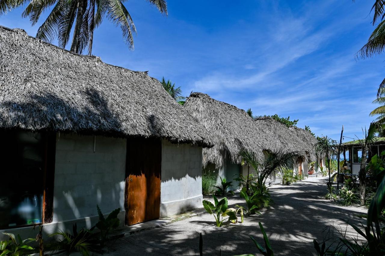 Casa Mate Beachfront Cabanas 엘 쿠요 외부 사진