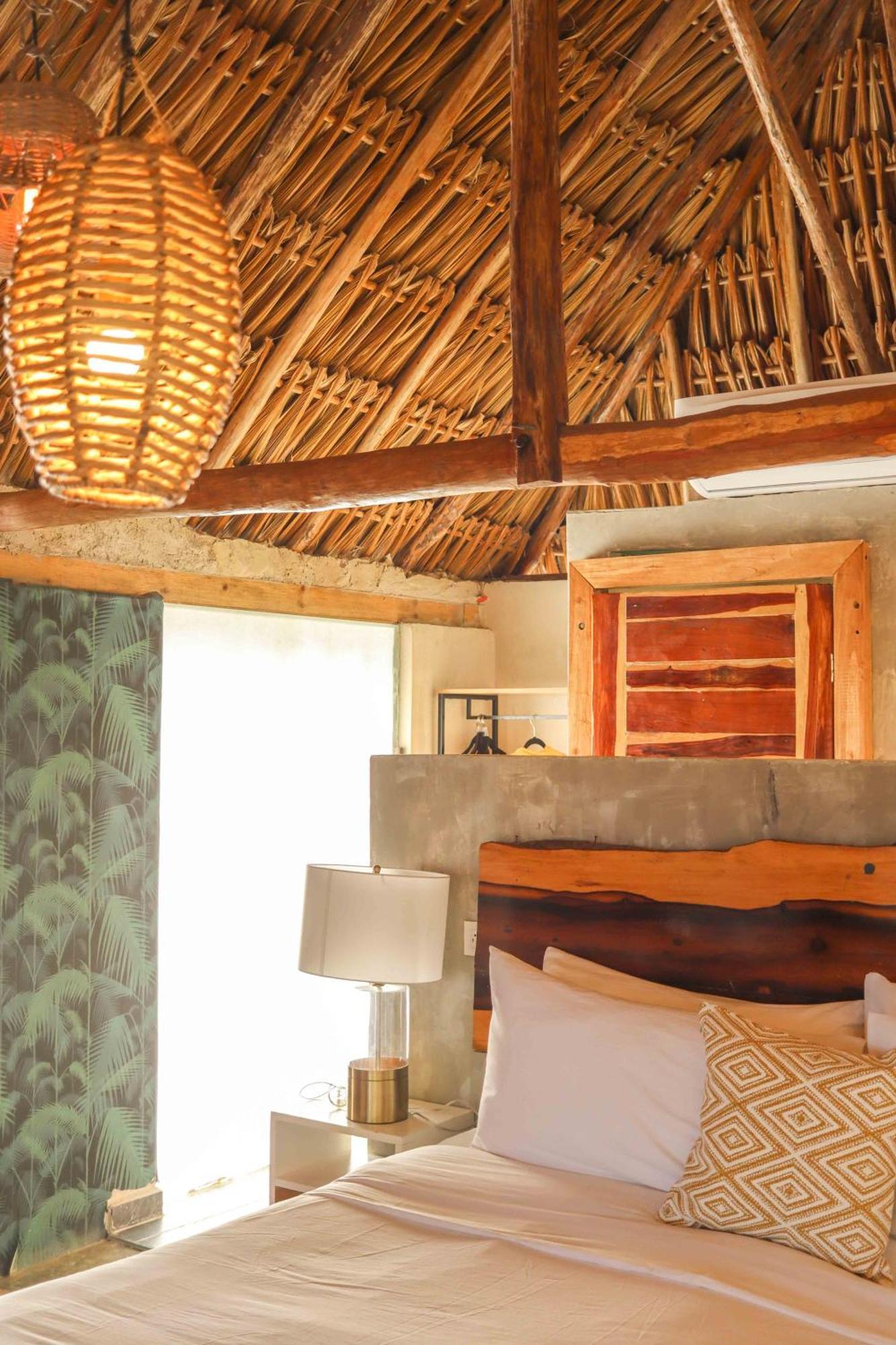 Casa Mate Beachfront Cabanas 엘 쿠요 객실 사진